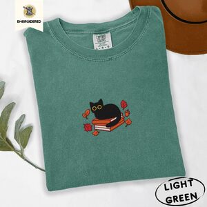 Light Green Black Cat and Autumn Leaves Embroidered T-Shirt