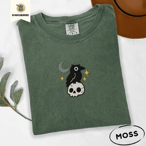 Moss Crescent Moon Crow and Skull Embroidered T-Shirt
