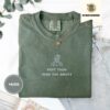 Moss Dost Thou Read The Smut Embroidered T-Shirt