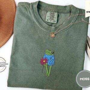 Moss Flower Frog Embroidered T-Shirt
