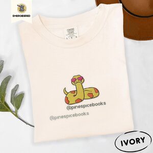 Ivory Heart Sunglasses Snake Embroidered T-Shirt