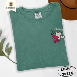 Light Green Meowdy White Cat Pink Shrimp Embroidered T-Shirt