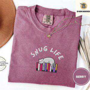 Berry Snug Life Cat and Books Embroidered T-Shirt