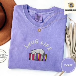 Violet Snug Life Cat and Books Embroidered T-Shirt