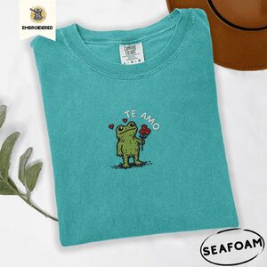 Seafoam Te Amo Frog Embroidered T-Shirt