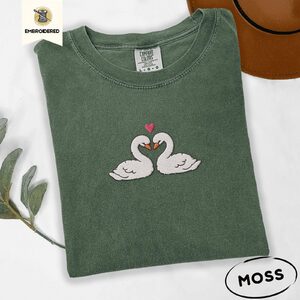 Moss Two Swans Heart Embroidered T-Shirt